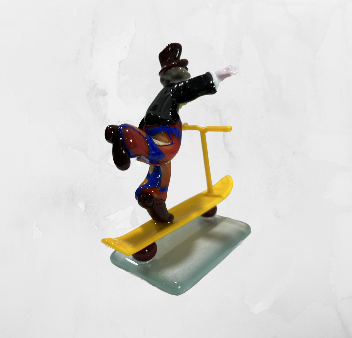 Sculpture - Figurines - Clown - Clown with scooter yellow